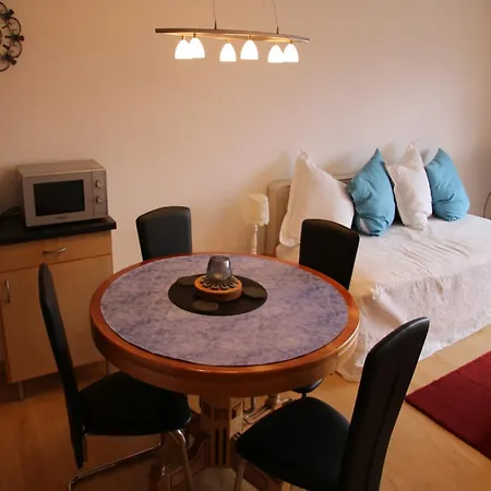 Apartment Cozy With Balcony
