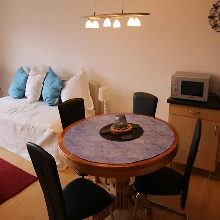 Apartament In Near Lift *